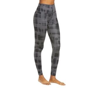 ZELLA High Waisted 7/8 Leggings In Grey Folkstone Plaid Print